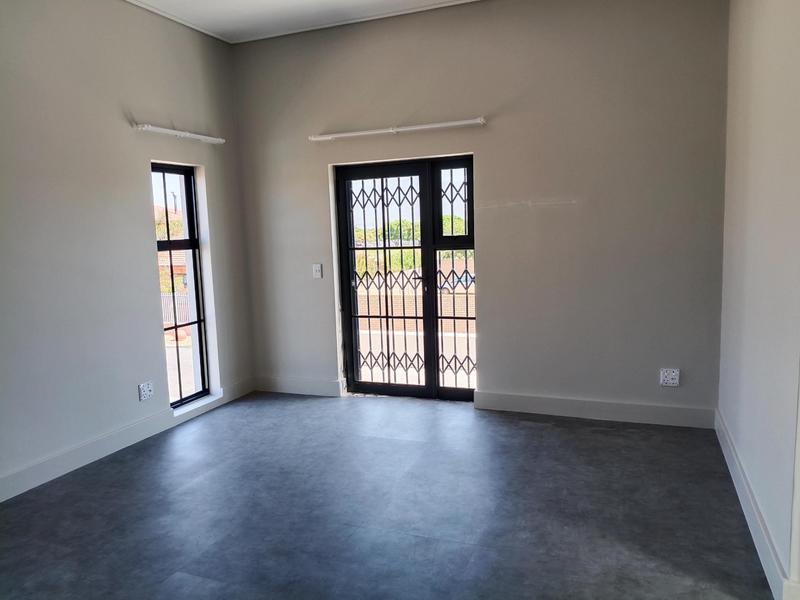 To Let 3 Bedroom Property for Rent in Goodwood Estate Western Cape